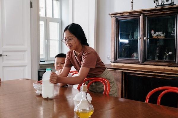 买重疾险的方式都有哪些，吃中药影响买重疾险吗