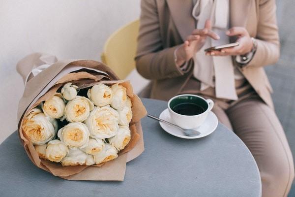 友邦保险的充裕未来怎么买，样